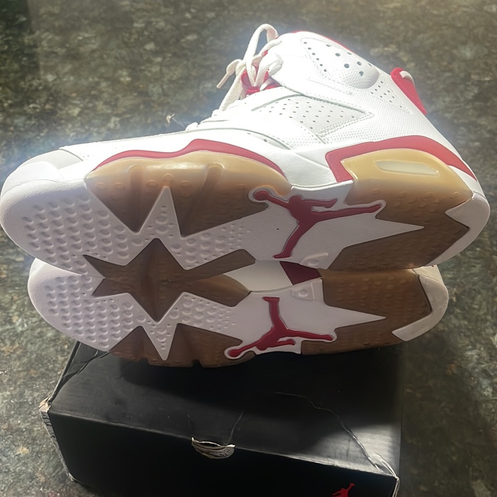 Deadstock Retro 6 Alternate Hare 2017 Release - Picture 5 of 6